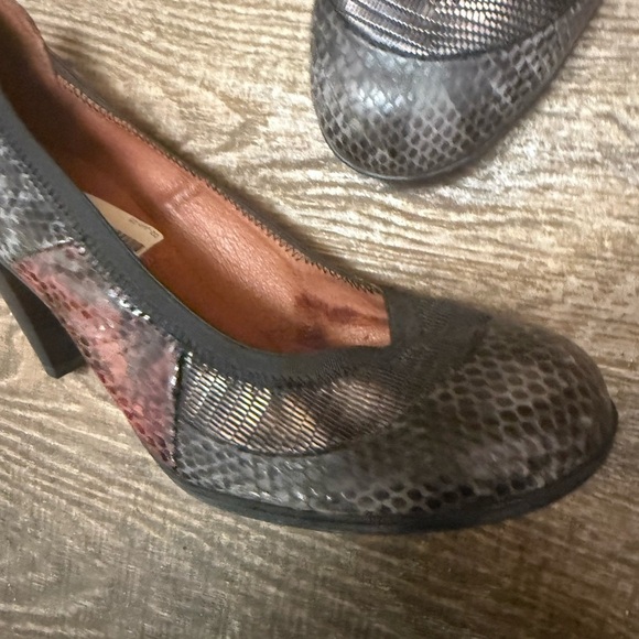 Hispanitas size 40 (9.5) worn once Chic Snakeskin Patterned Heels - Picture 5 of 11